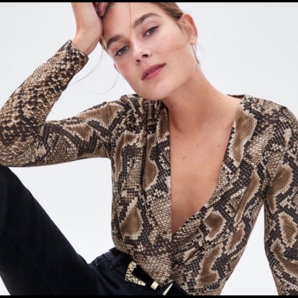 Women's Zara Trafulic V-Cut Snake Print Snap
Button Bodysuit - Medium